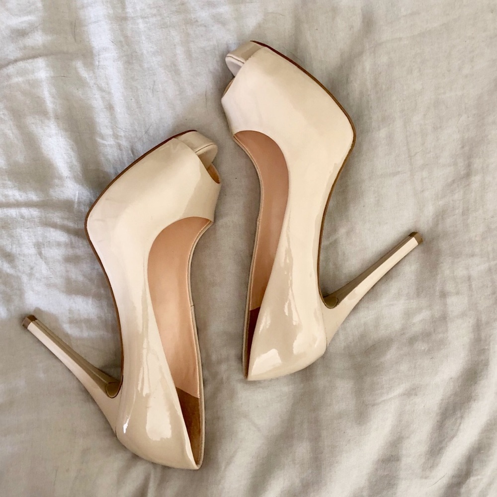 Guess nude patent heels
